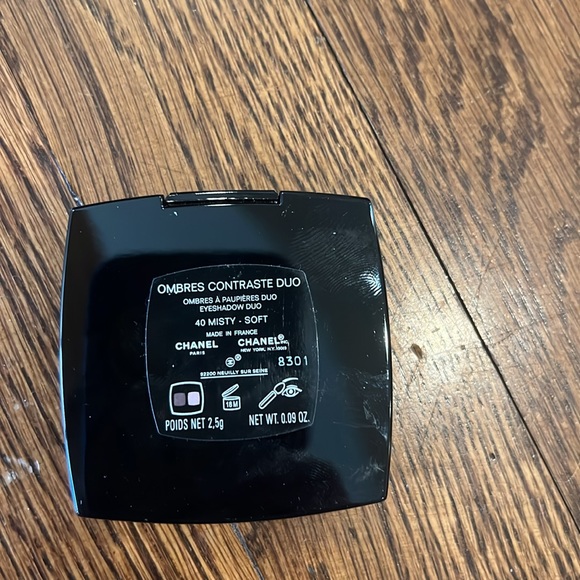 Chanel Eyeshadow Duo- Misty Soft - Picture 4 of 4